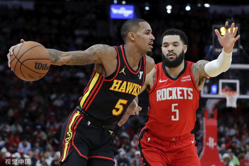 理查兹谈队友调侃他没抢到第20个篮板.